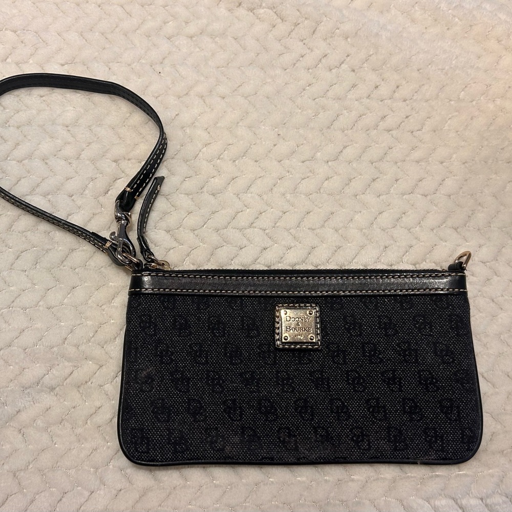 Vintage Dooney & Bourke Black Wristlet